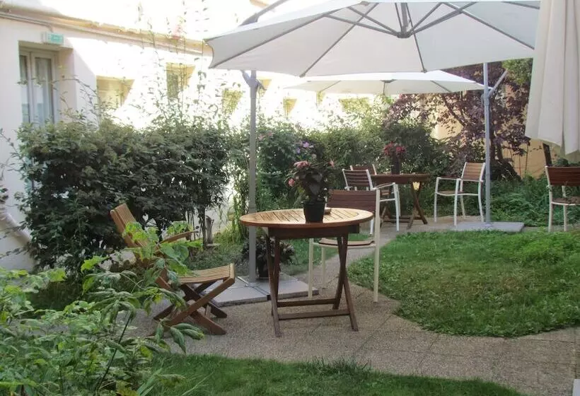 ホテル Hôtel Exelmans