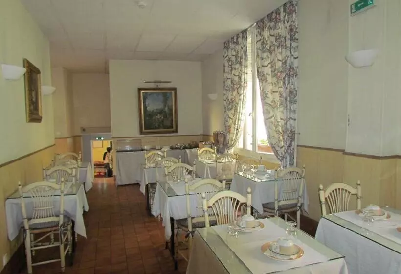 ホテル Hôtel Exelmans