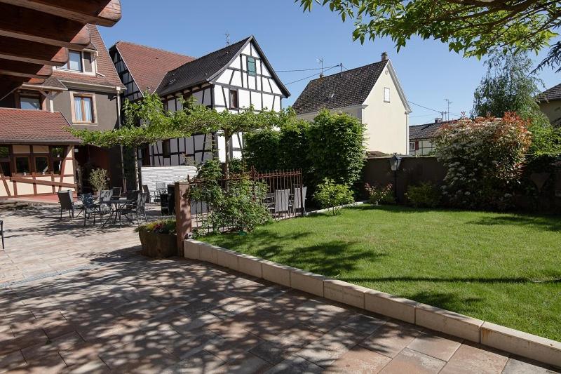 Отель Hôtel Restaurant La Charrue