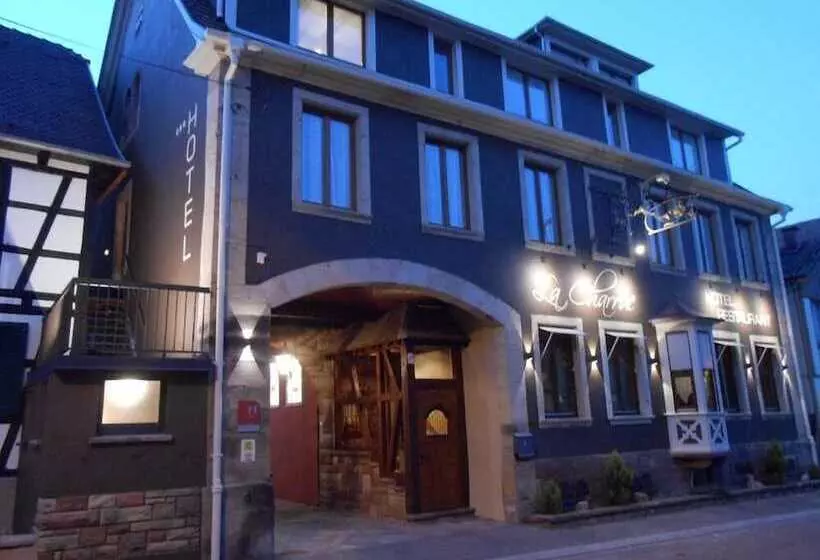Отель Hôtel Restaurant La Charrue