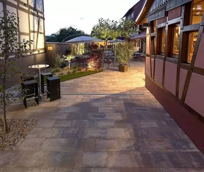 Отель Hôtel Restaurant La Charrue