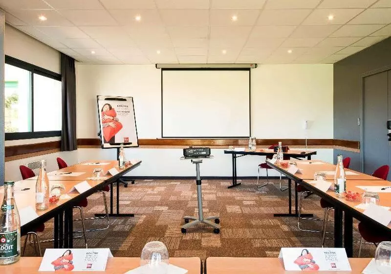 Hotel Ibis Avranches Baie Du Mont Saint Michel