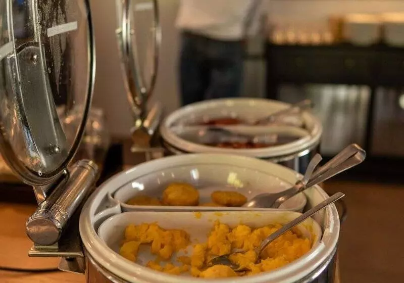 Hotel Kyriad Lyon Sud  Sainte Foy