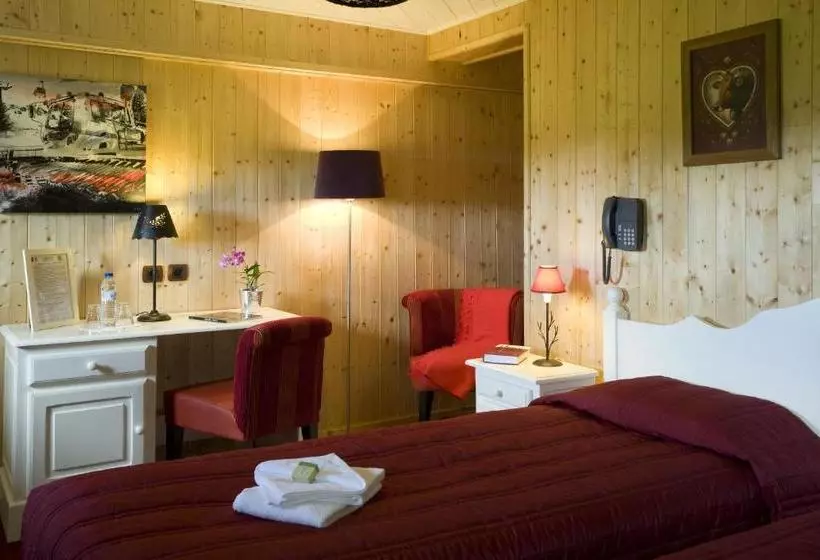 Hotel La Spatule, Logis Du Jura