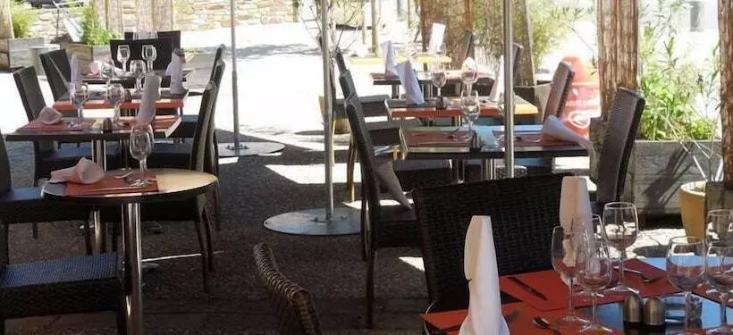 Logis Hotel Restaurant Des Voyageurs