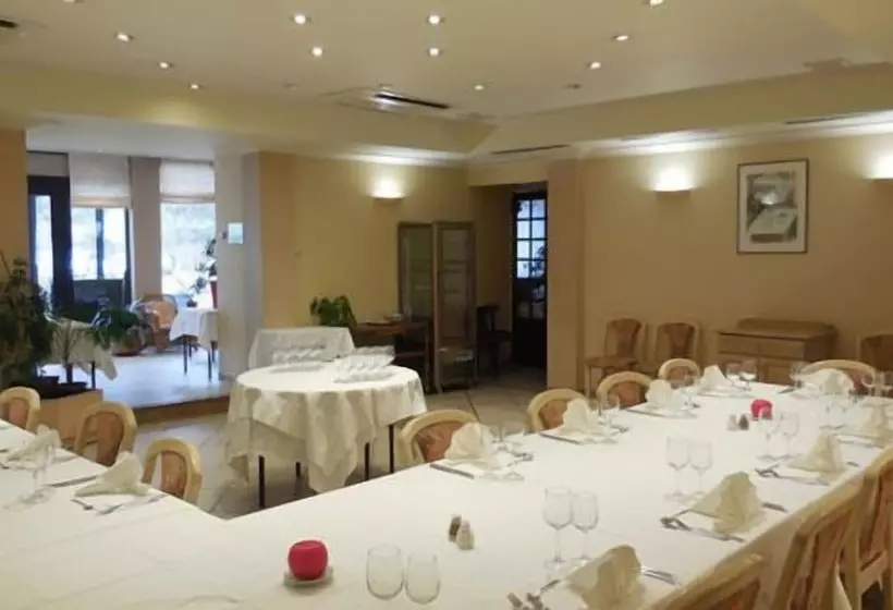 Logis Hotel Restaurant Des Voyageurs