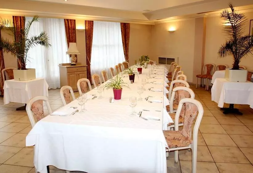 Logis Hotel Restaurant Des Voyageurs