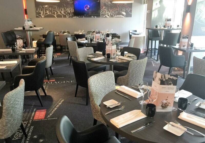 هتل Mercure Parisvelizy