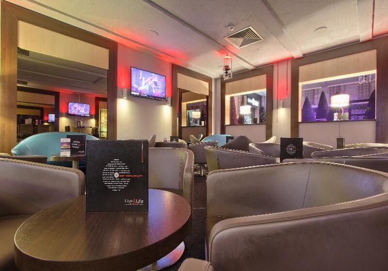 هتل Mercure Parisvelizy