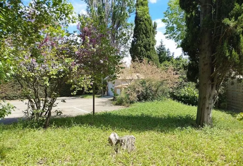 فندق Noemys Arles