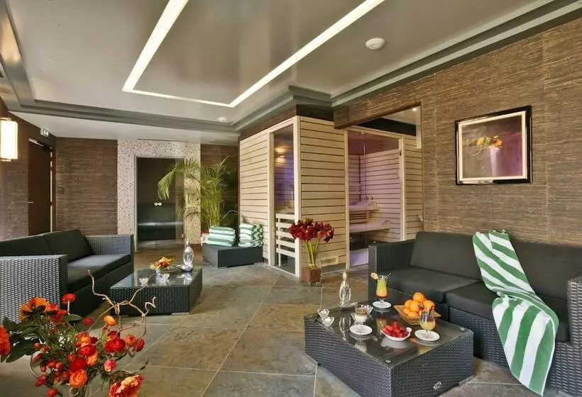 Hotel Plaza Madeleine & Spa