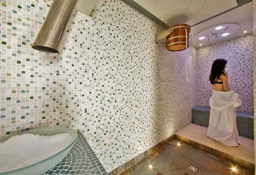 Hotel Plaza Madeleine & Spa