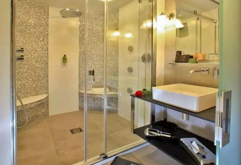 Hotel Plaza Madeleine & Spa