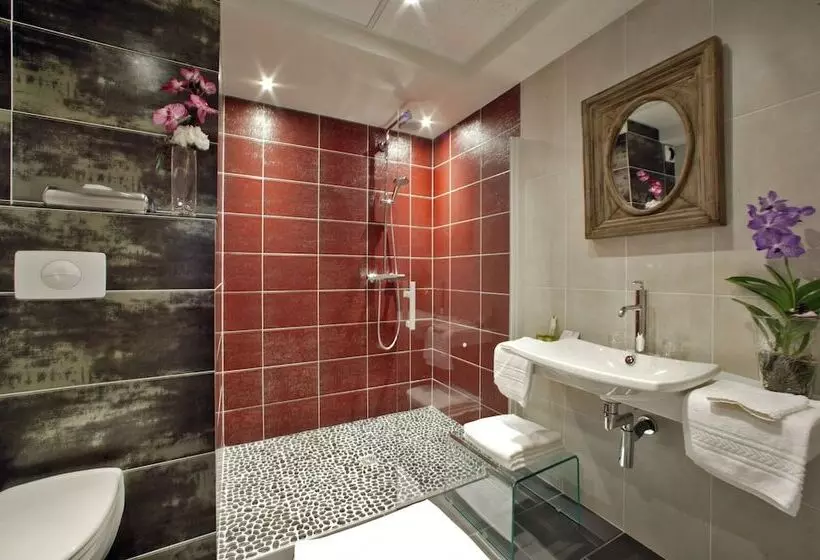 Hotel Plaza Madeleine & Spa