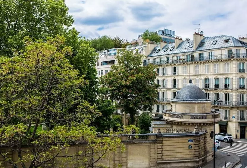 Hotel Royal Garden Champs Elysees