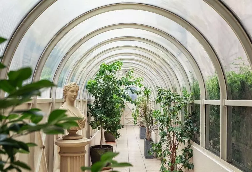 Hotel Royal Garden Champs Elysees