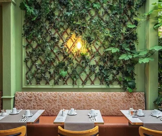 Hotel Royal Garden Champs Elysees