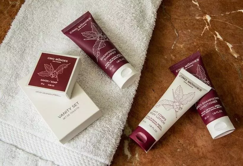 Hotel Royal Garden Champs Elysees