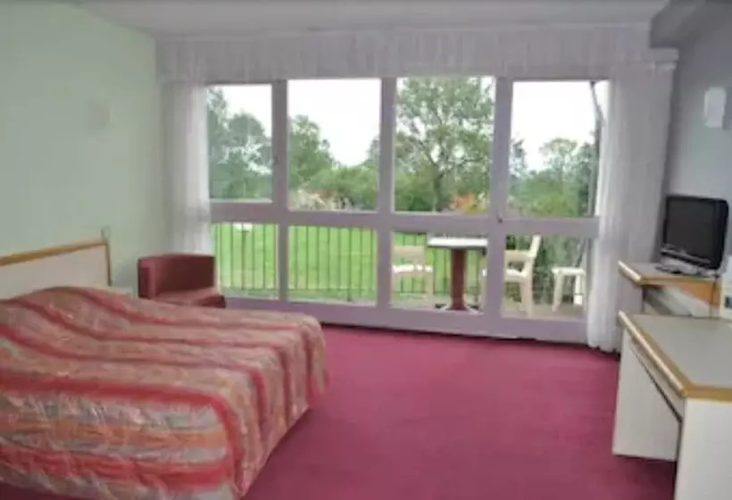 Inter Hotel Salers Le Gerfaut