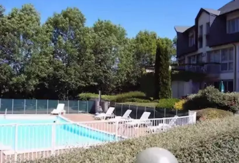 Inter Hotel Salers Le Gerfaut