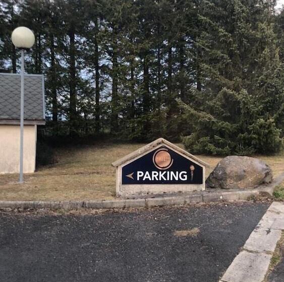 Inter Hotel Salers Le Gerfaut