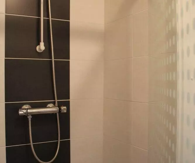 هتل Hôtel De La Mer