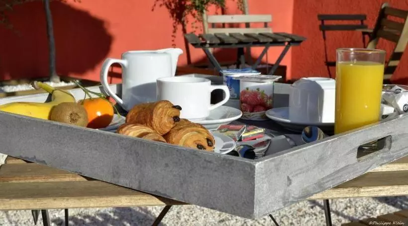 ホテル Hôtel Les Mimosas