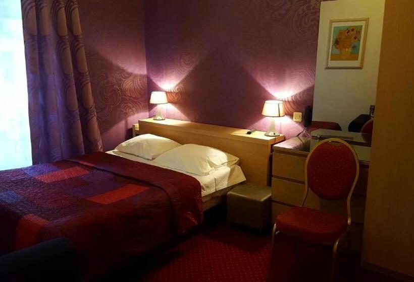 هتل Hôtel Média