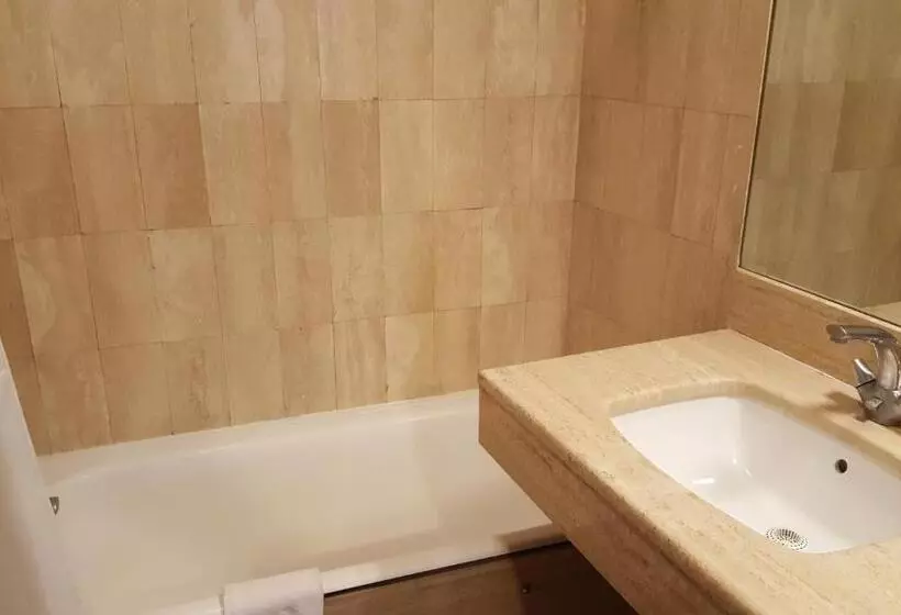 ホテル Hôtel Média