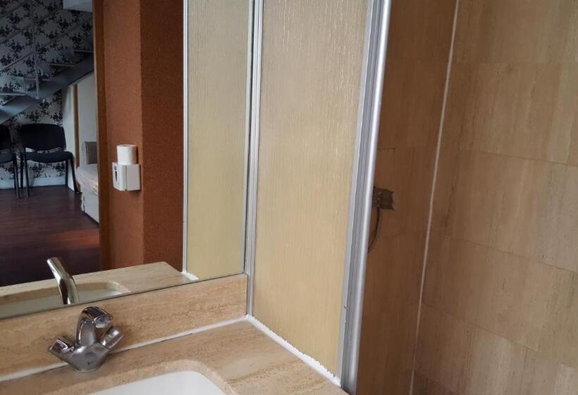 هتل Hôtel Média