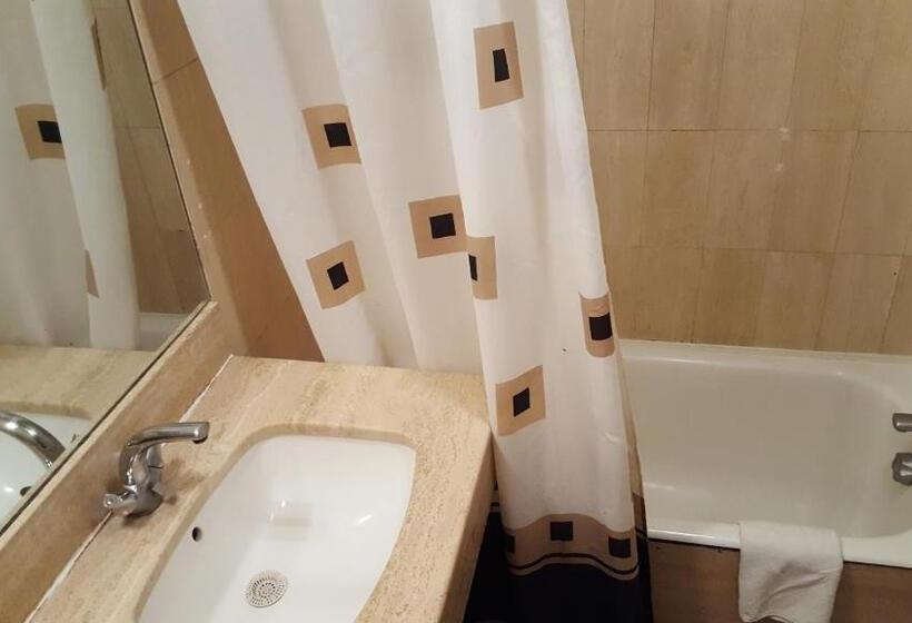 هتل Hôtel Média