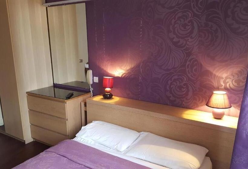 هتل Hôtel Média