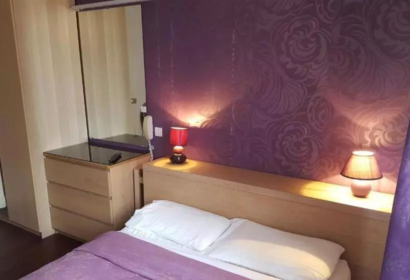 ホテル Hôtel Média