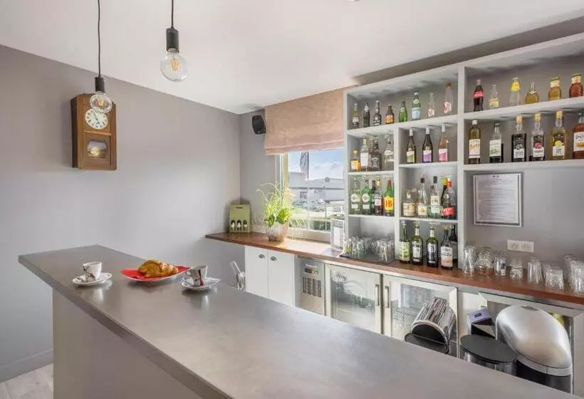 酒店 Hôtel Newport