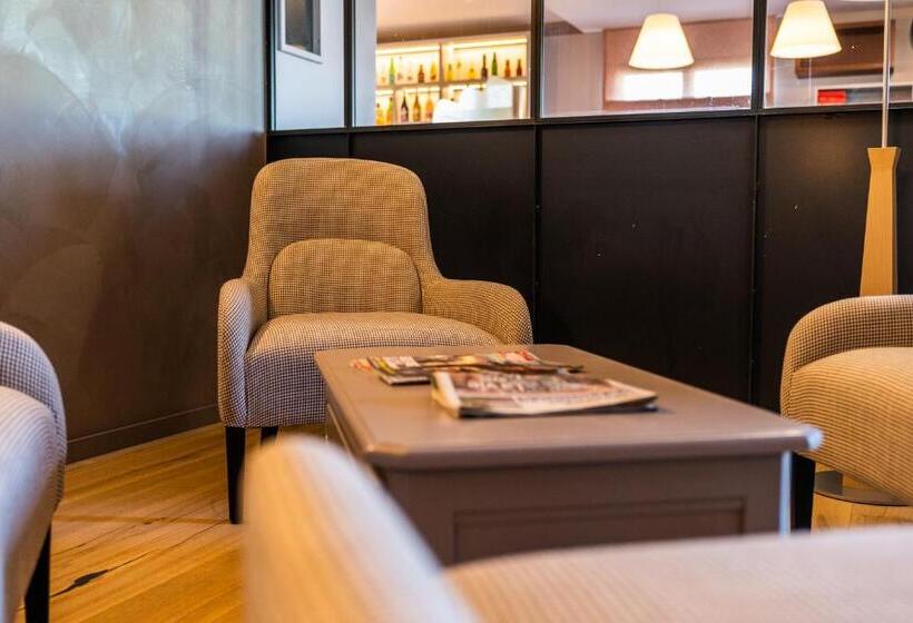 هتل Hôtel Newport