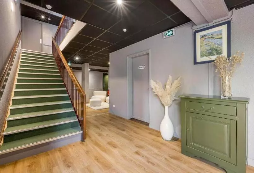 酒店 Hôtel Newport