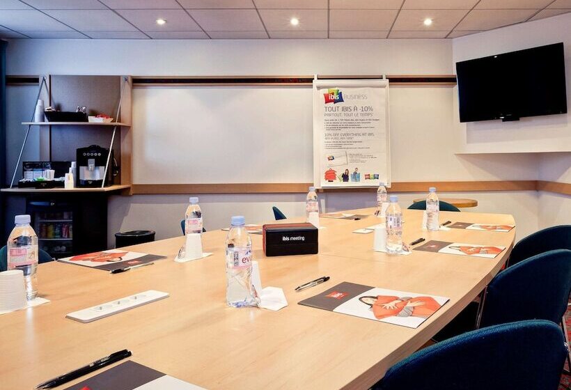 هتل Ibis Lyon Est Bron