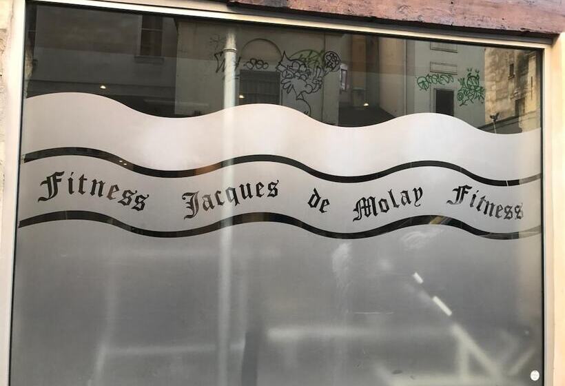 Hotel Hôtel Jacques De Molay Fitness & Sauna