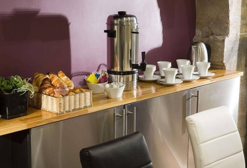 Hotel Hôtel Jacques De Molay Fitness & Sauna