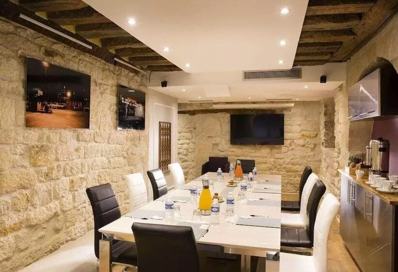 هتل Hôtel Jacques De Molay   Fitness & Sauna