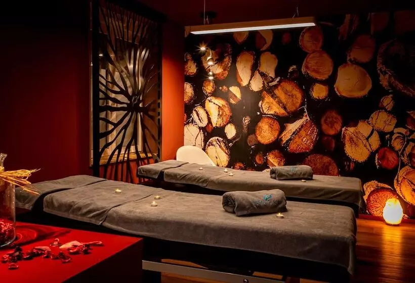 Отель L Oree Du Bois