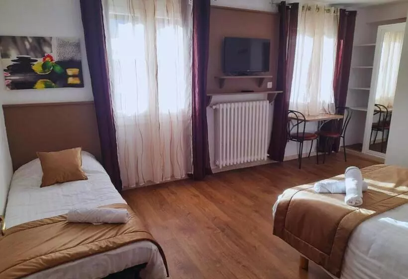 ホテル Le Catalan   Hôtel Et Appartements