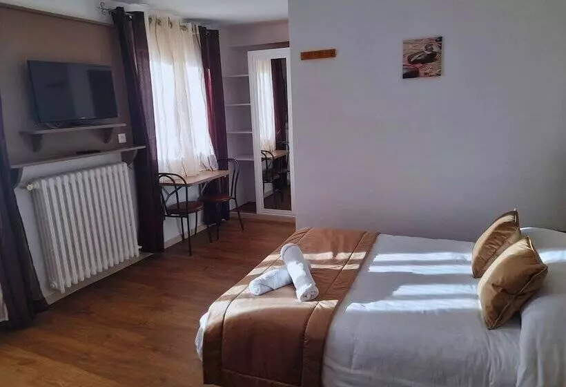 ホテル Le Catalan   Hôtel Et Appartements