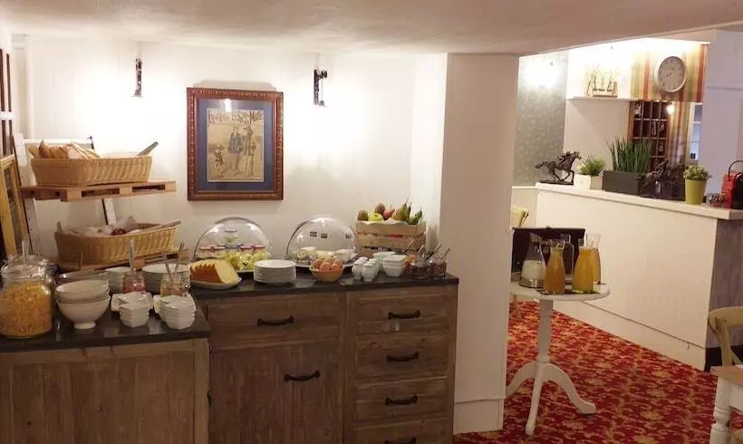 Отель Le Chantilly