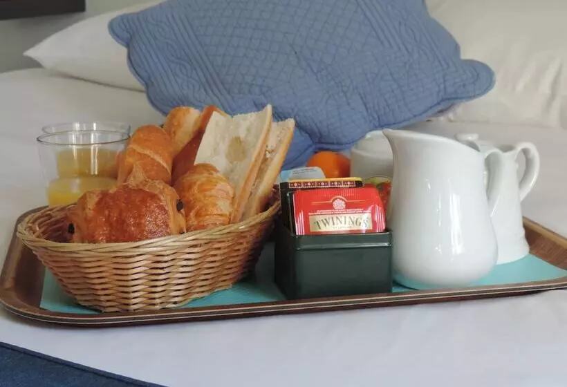 Отель Le Chantilly