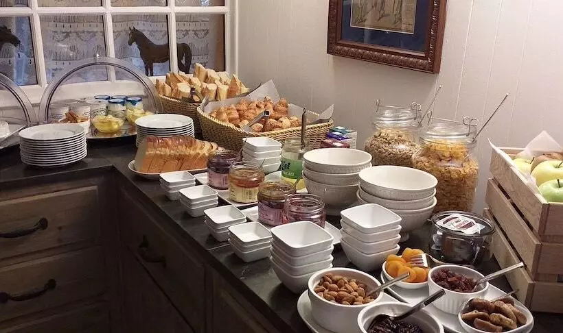 Отель Le Chantilly