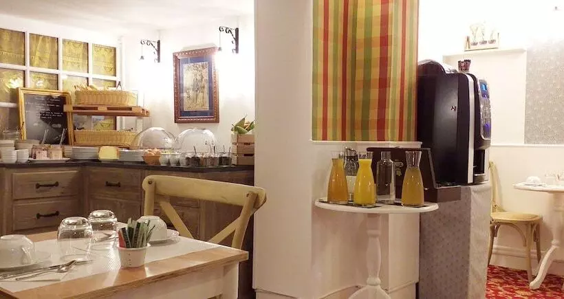 Отель Le Chantilly