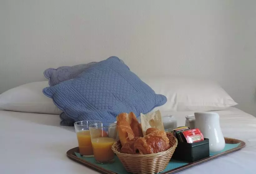 Отель Le Chantilly