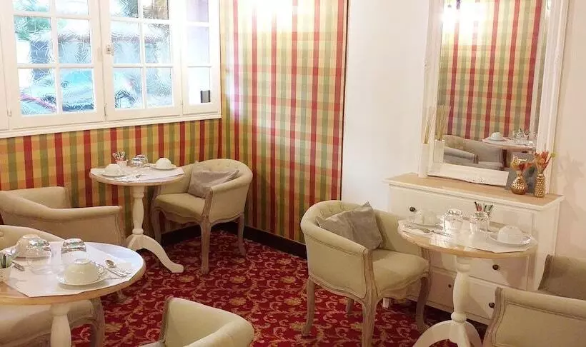 Отель Le Chantilly