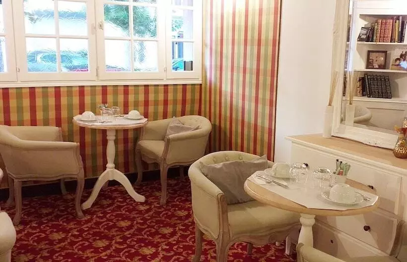 Отель Le Chantilly